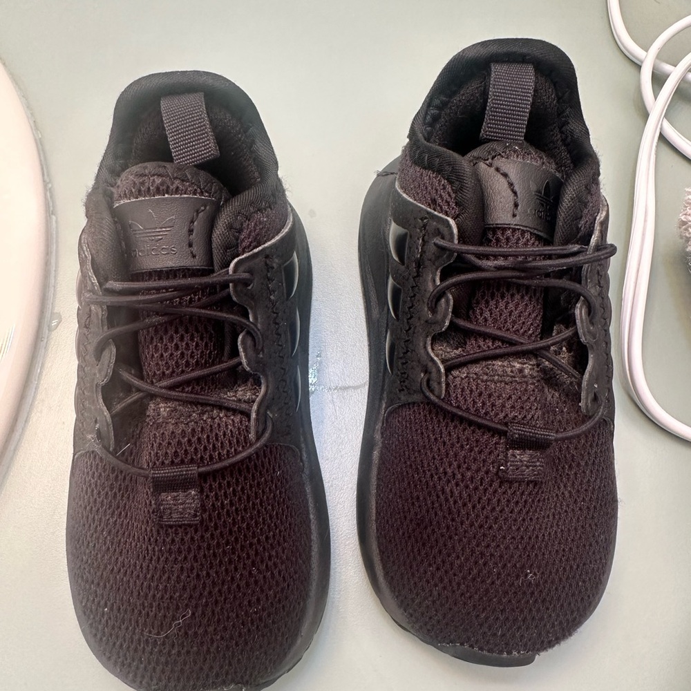 Toddler adidas - Picture 3 of 5